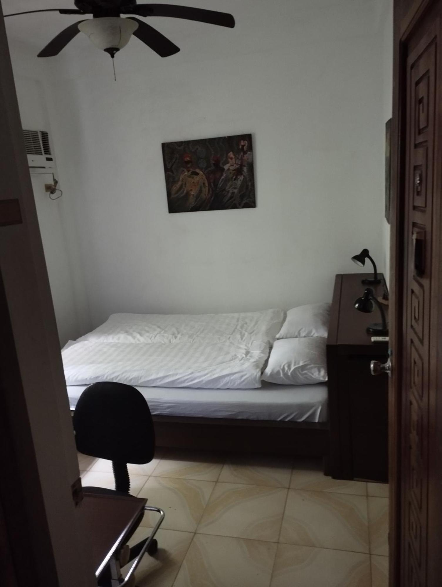 Roger'S Place Guesthouse Guest house Manoc-Manoc