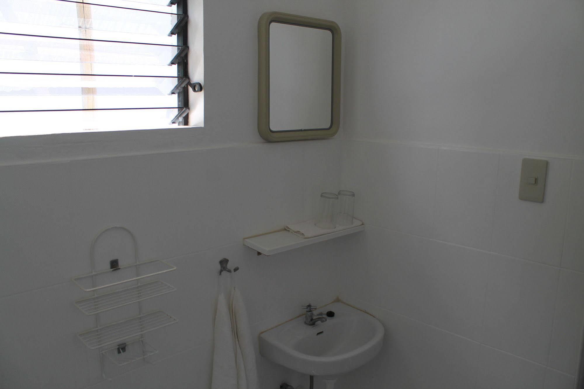 Roger'S Place Guesthouse 2*
